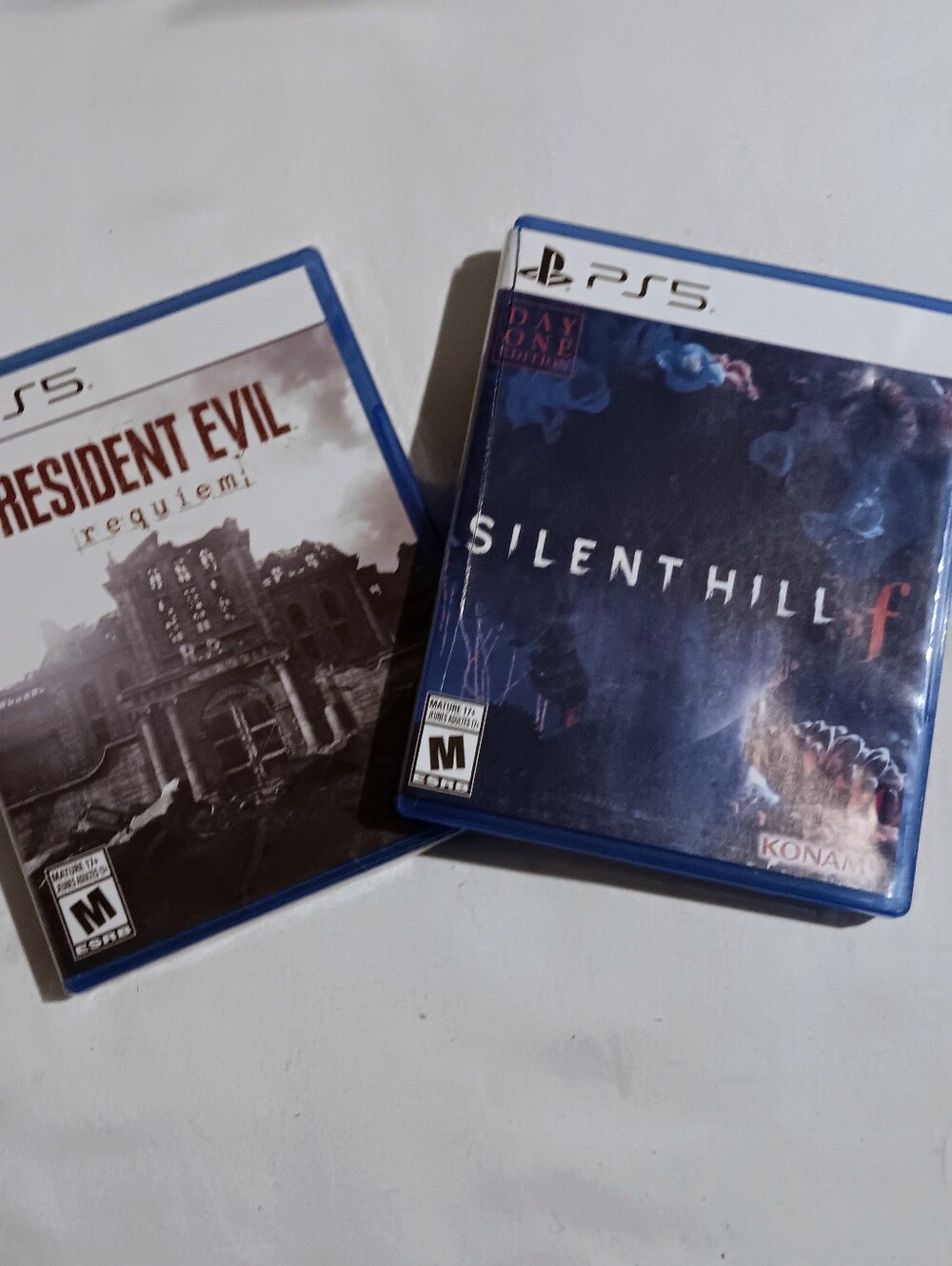 Silent Hill f / Resident Evil Requiem PS5 Game Bundle
